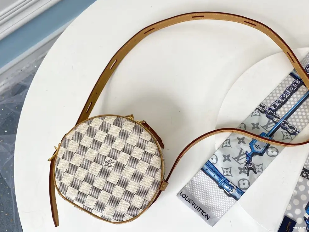 PM VUITTON LOUIS SOUPLE BOITE CHAPEAU 0603